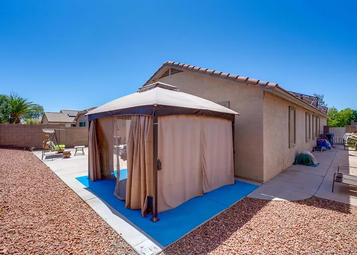 Backyard Billiards & Bbq! Desert *